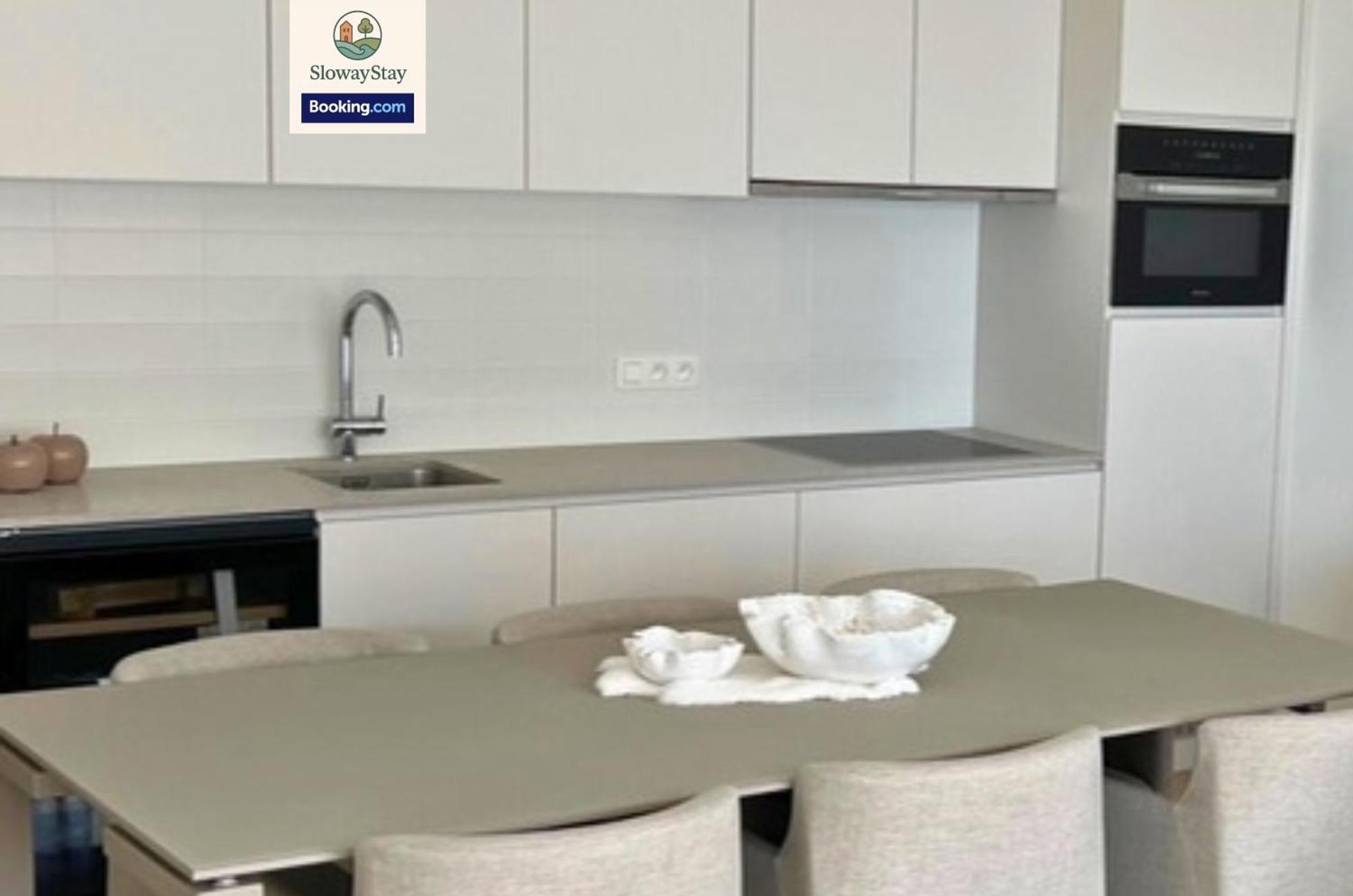 Elegant One Bedroom Apartment With Sea Views & Pool By Slowaystay Serviced Accommodation & Short Lets Oostende ภายนอก รูปภาพ